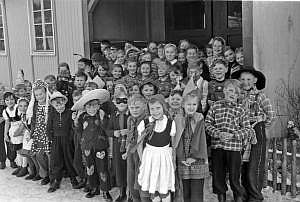 1955_fastnacht schulbaracke,vermutl klasse hubert kraemer_n_02